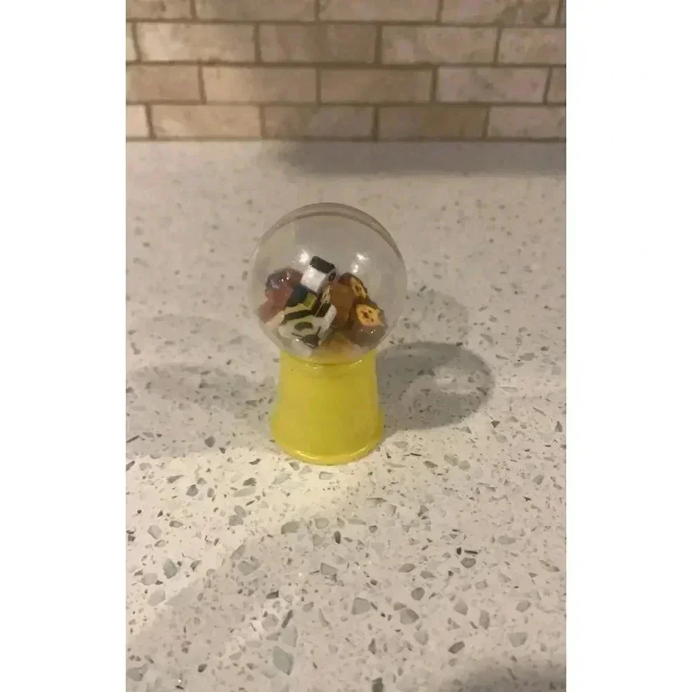 NUOBESTY gum ball eraser set ‎    Bq